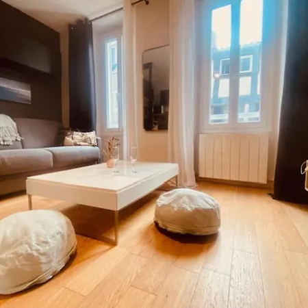 Studio In The Heart Of The Old Port * לה רושל